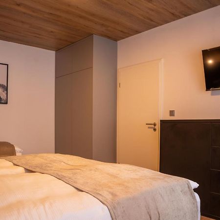 Loučná pod KlínovcemHillside No. 18アパートメント エクステリア 写真